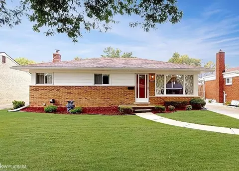 22806 Recreation, Saint Clair Shores, MI 48082