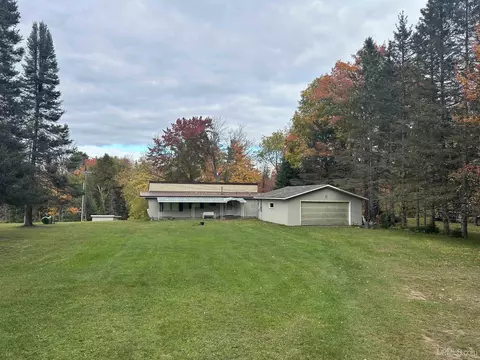 6798 Magpie, Republic, MI 49879