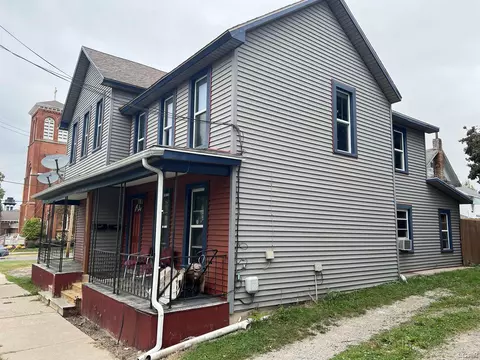 405 Division, Adrian, MI 49221 photo 3