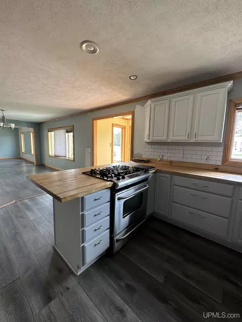 5554 J5, Escanaba, MI 49829 photo 6