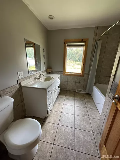 5554 J5, Escanaba, MI 49829 photo 13