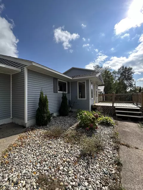 5554 J5, Escanaba, MI 49829 photo 23