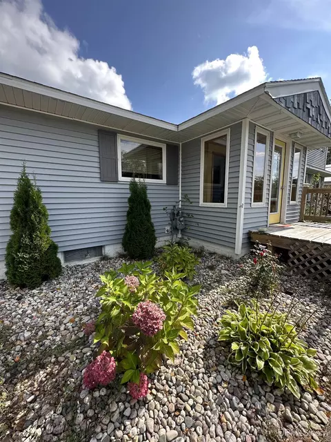 5554 J5, Escanaba, MI 49829 photo 2