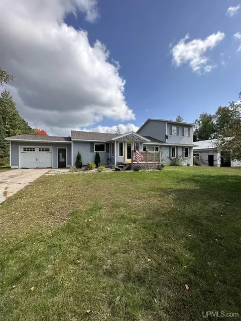 5554 J5, Escanaba, MI 49829