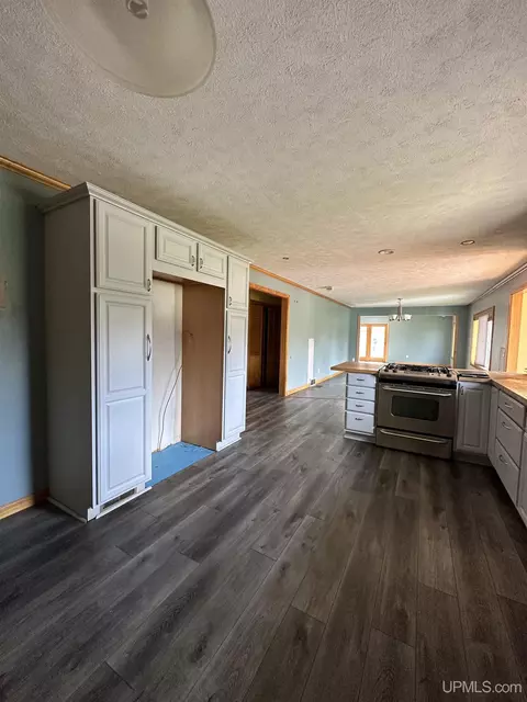 5554 J5, Escanaba, MI 49829 photo 11