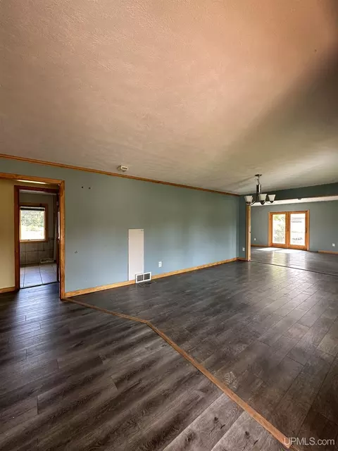 5554 J5, Escanaba, MI 49829 photo 8