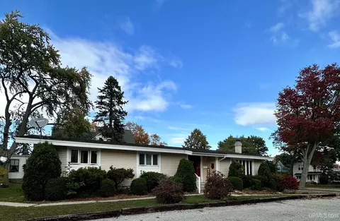 322 S 5th, Escanaba, MI 49829