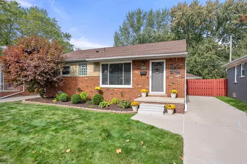 19601 California, Saint Clair Shores, MI 48080