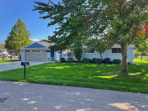 38100 Mast, Harrison Township, MI 48045