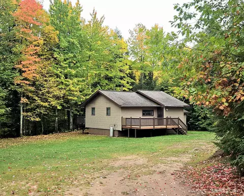 1203 N Co Rd 519, Wakefield, MI 49968