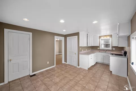 307 E Lorain, Monroe, MI 48162 photo 15