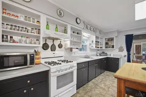 1023 E Hunt, Adrian, MI 49221 photo 20