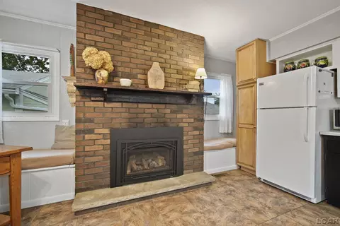 1023 E Hunt, Adrian, MI 49221 photo 18