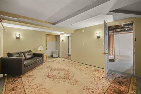 1023 E Hunt, Adrian, MI 49221 photo 25