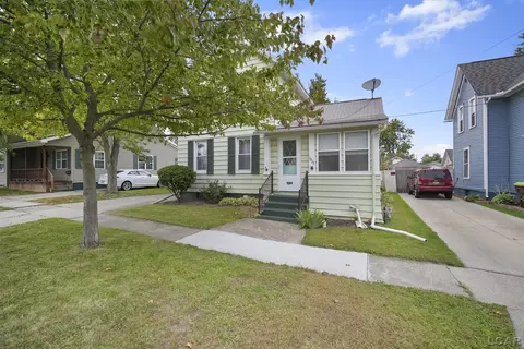 1023 E Hunt, Adrian, MI 49221 photo 3