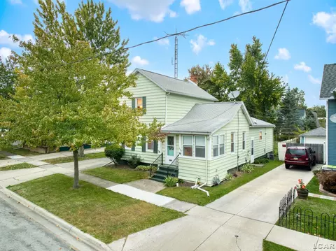 1023 E Hunt, Adrian, MI 49221