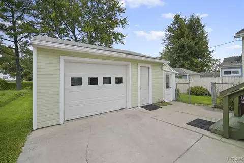 1023 E Hunt, Adrian, MI 49221 photo 39