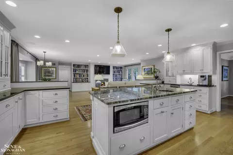 1042 Bishop, Grosse Pointe Park, MI 48230 photo 10