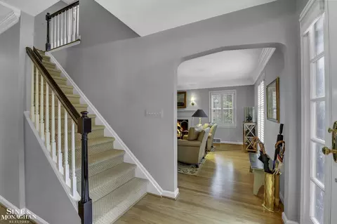 1042 Bishop, Grosse Pointe Park, MI 48230 photo 3