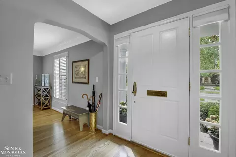1042 Bishop, Grosse Pointe Park, MI 48230 photo 4