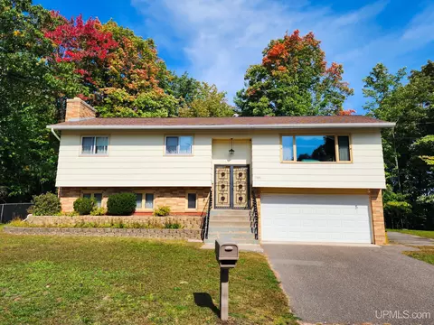 1706 Mildred, Marquette, MI 49855