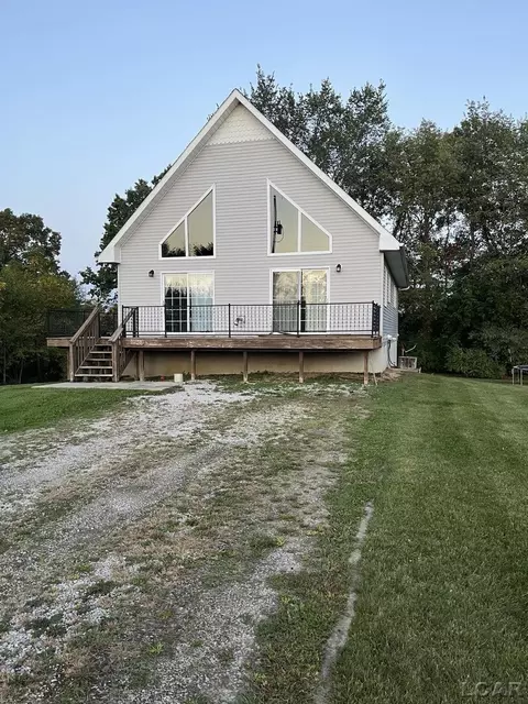 10401 E Greenlawn Dr, Jerome, MI 49249
