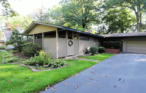 2627 Hillcrest, Flint, MI 48506