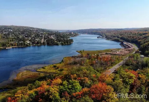 tbd 3 Oak Pt, Houghton, MI 49931