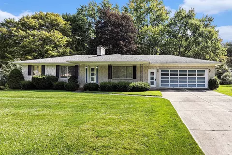1264 Heathercrest, Flint, MI 48532
