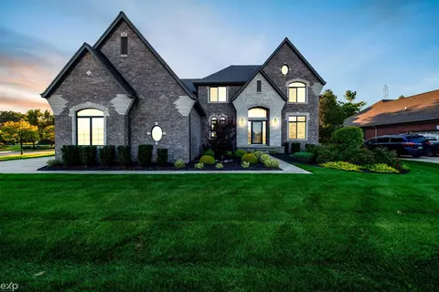 54491 Preston Pnes, Shelby Township, MI 48315