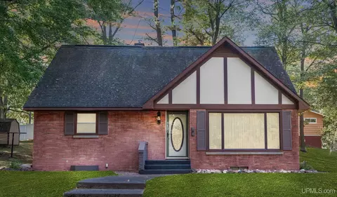 743 Saratoga, Kingsford, MI 49802