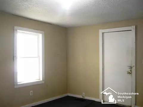 502 Ormsby #504 OSBY, Adrian, MI 49221 photo 2