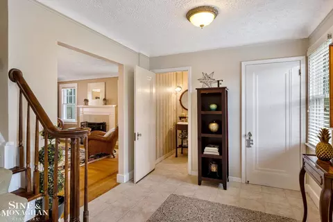 787 Lincoln, Grosse Pointe, MI 48230 photo 11