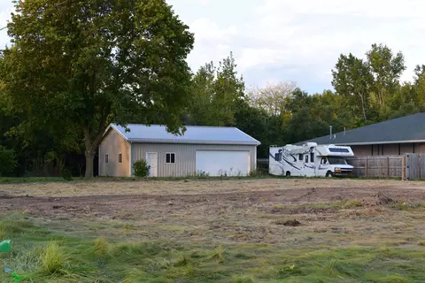 1652 W Midland, Auburn, MI 48611