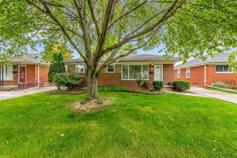 19627 Elizabeth, Saint Clair Shores, MI 48080