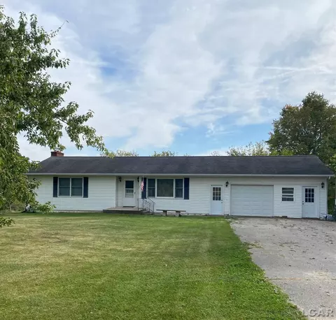 2933 Hunt, Adrian, MI 49221