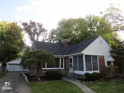 19921 Roscommon, Harper Woods, MI 48225