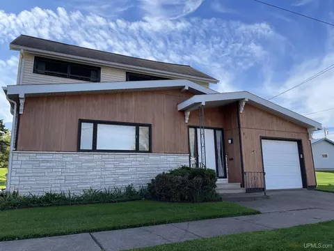 105 E Longyear, Bessemer, MI 49911