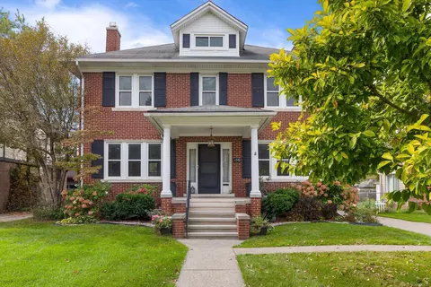 1371 Bedford, Grosse Pointe Park, MI 48230 photo 2