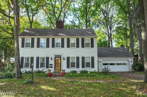 1717 Lynbrook, Flint, MI 48507