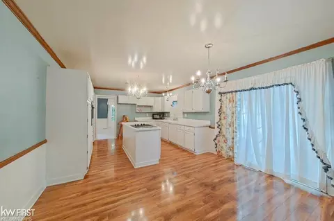 1717 Lynbrook, Flint, MI 48507 photo 4