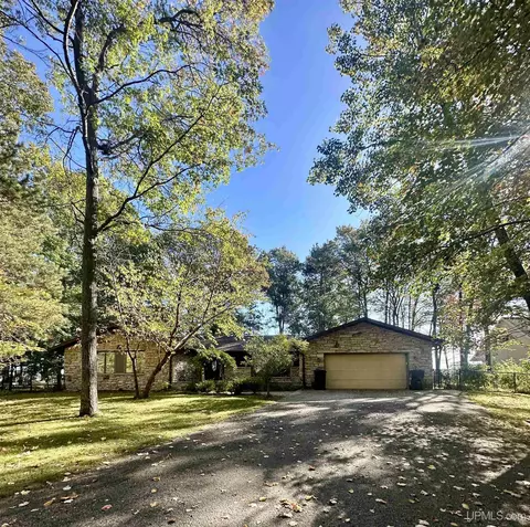7276 Lake Bluff O75, Gladstone, MI 49837