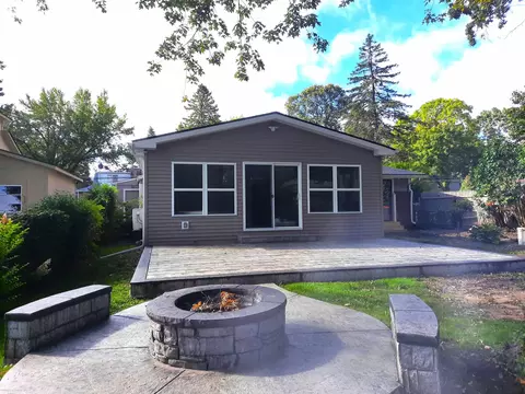 1942 Nacona, Commerce Twp, MI 48382