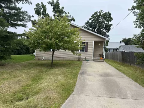 2275 Lincoln Mnr, Grand Blanc, MI 48439