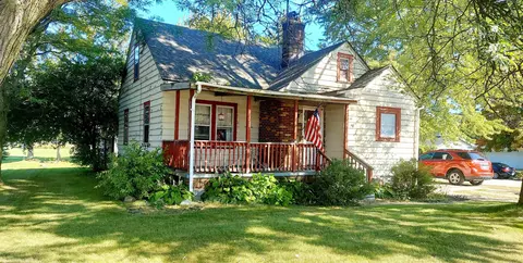 1964 W Youngs Ditch, Bay City, MI 48708