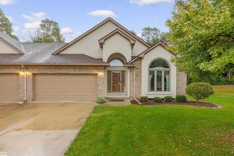 47122 Hunters Chase, Macomb, MI 48042