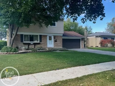 37271 Barrington, Sterling Heights, MI 48312