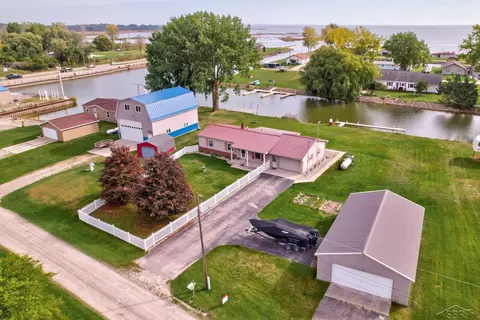 4545 Lake Huron, Standish, MI 48658