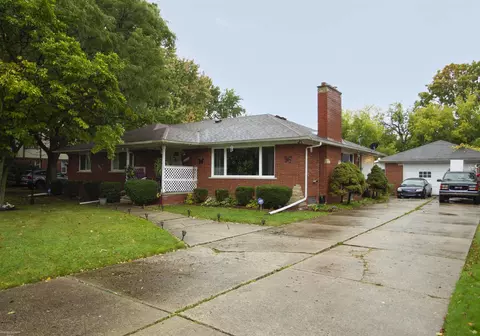 18566 Eastwood, Harper Woods, MI 48225