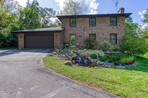 5760 28 Mile Rd, Washington, MI 48094